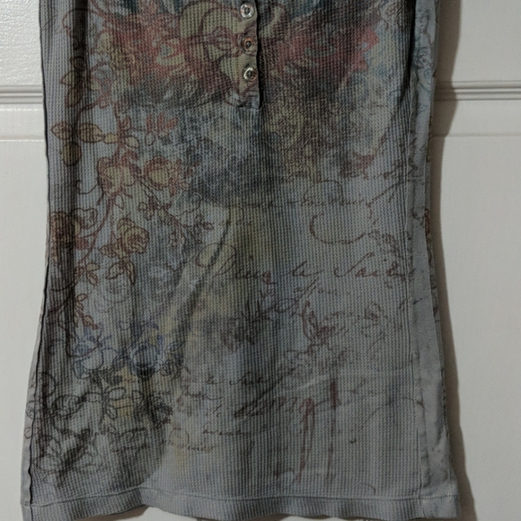 Mystree graphic button up top - Picture 2 of 3